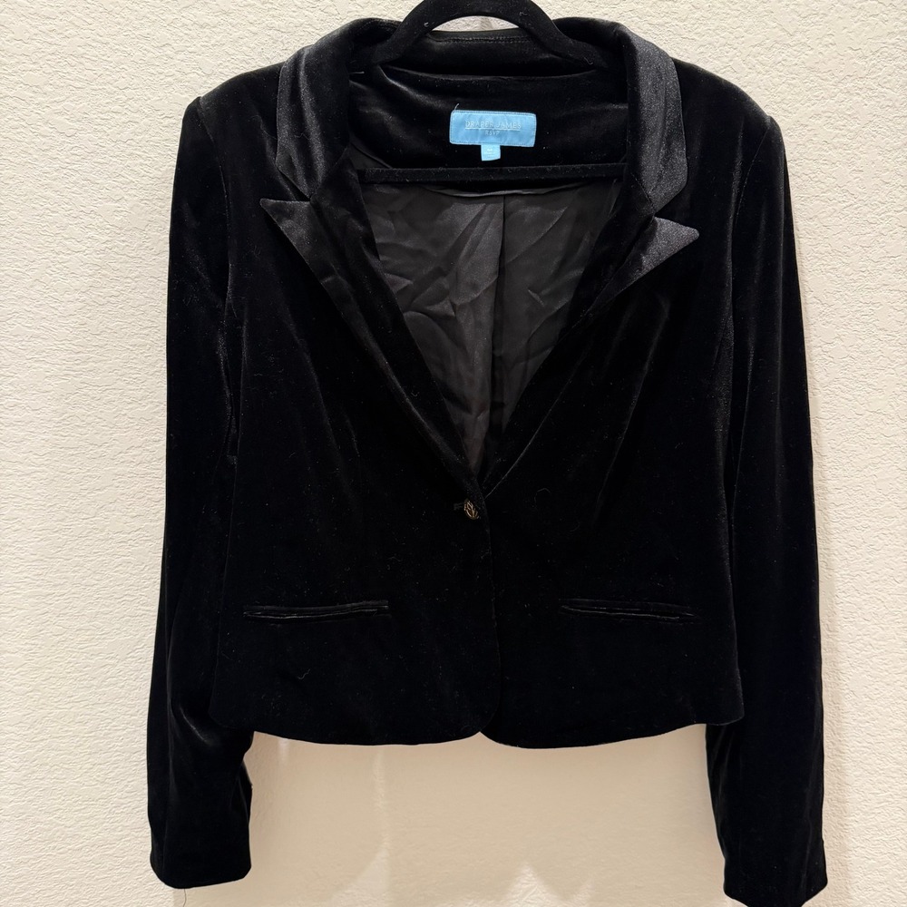 Draper James RSVP Black Velvet Blazer Gold Crest Button Cropped Jacket Medium